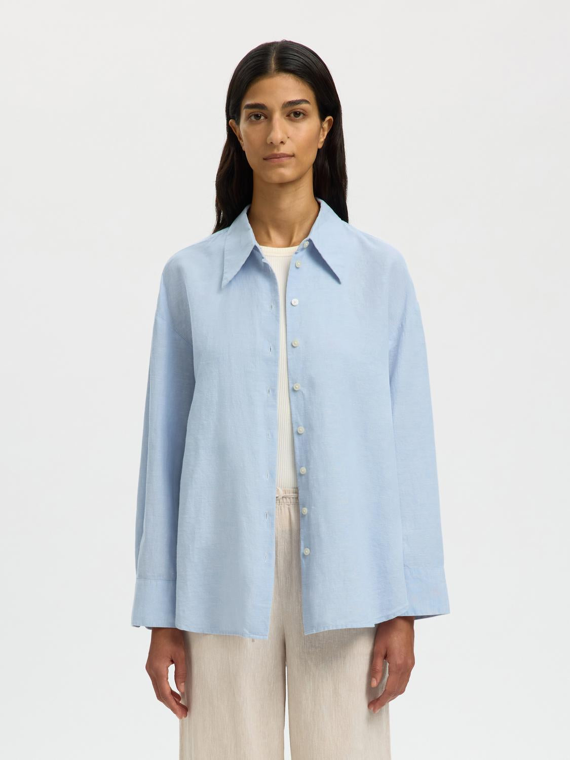 model_shot-front
